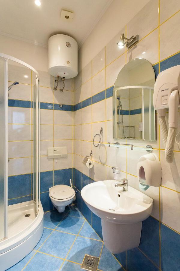 Apartment& Room Lukre / Apartment Lukre With Terrace Ragusa Esterno foto