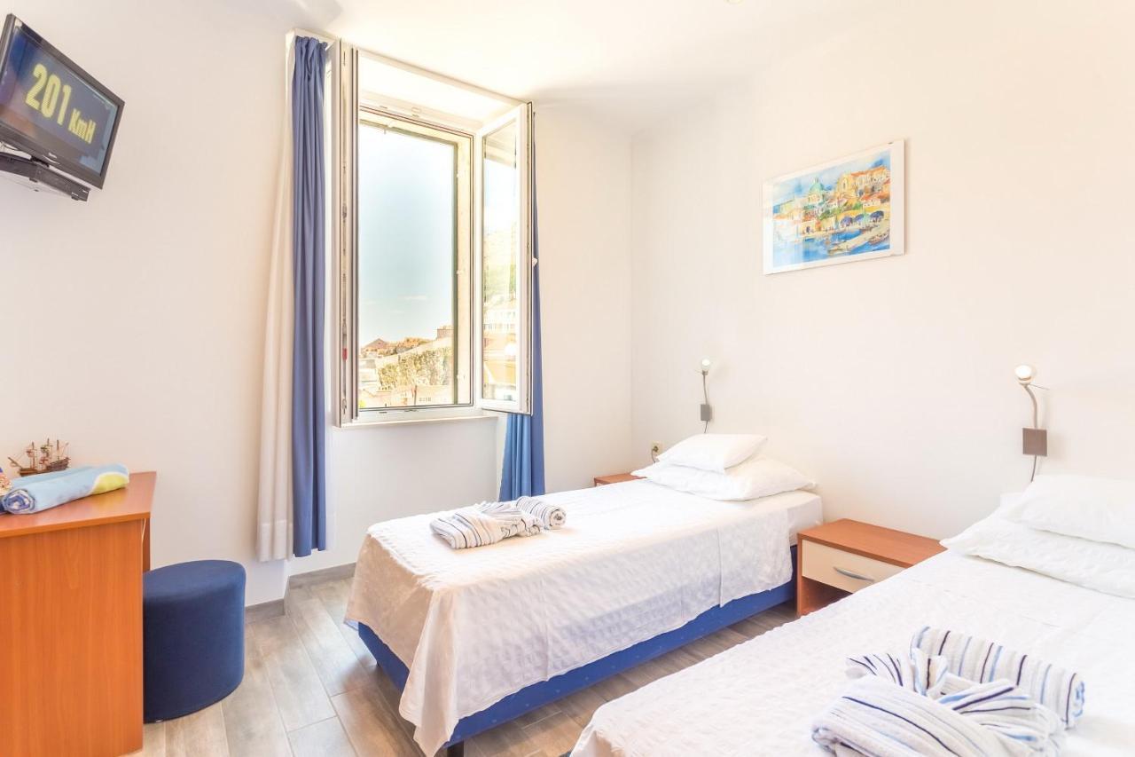 Apartment& Room Lukre / Apartment Lukre With Terrace Ragusa Esterno foto