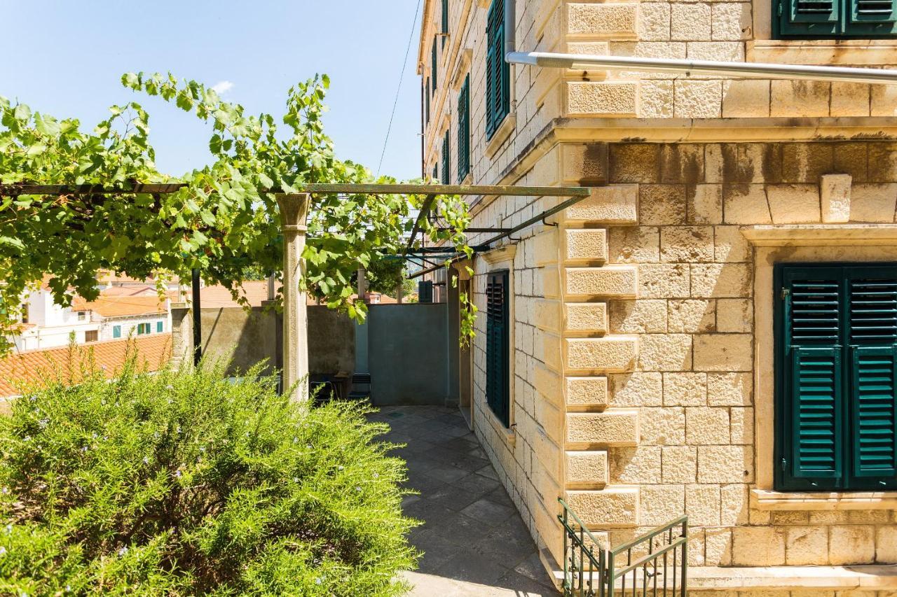 Apartment& Room Lukre / Apartment Lukre With Terrace Ragusa Esterno foto